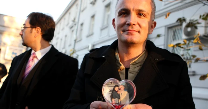 Andrei Prisecaru îi jură iubire victimei sale 
