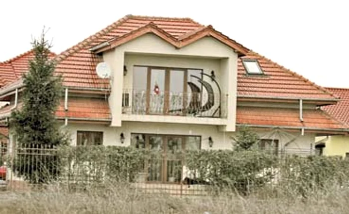 
    Adrian Iovan a murit  la manşa avionului,  la vârsta de 55 de ani  