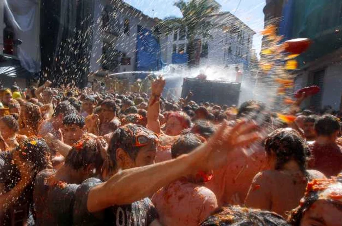 Festivalul La Tomatina 2014 FOTO