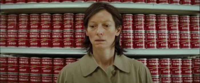 Tilda Swinton joacă rolul principal