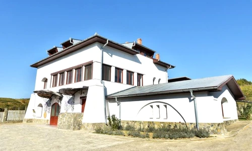 1 83683 original jpg jpeg