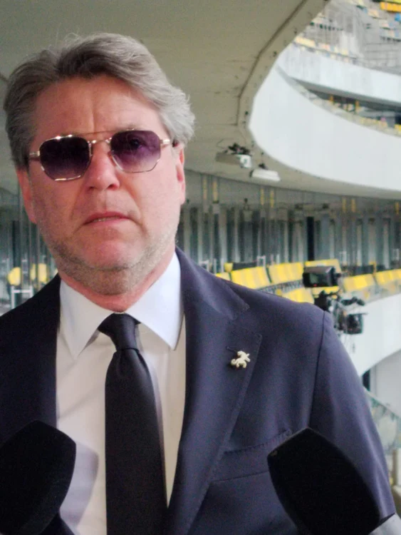 Florin Răducioiu, la stadion  FOTO Paul Cirican