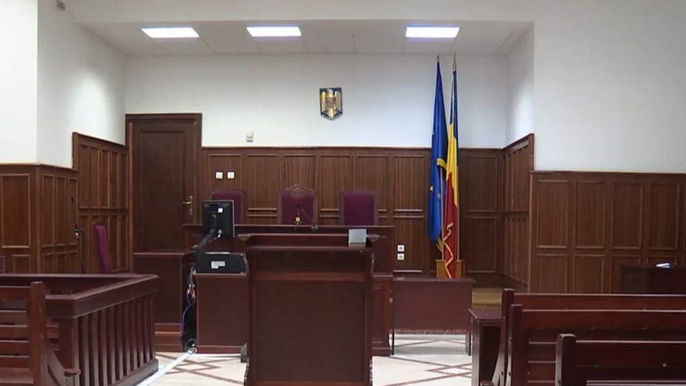 O studentă de la ASE și-a dat părinții în judecată și le cere bani pentru întreținerea la facultate. Cum au reacționat mama și tatăl fetei