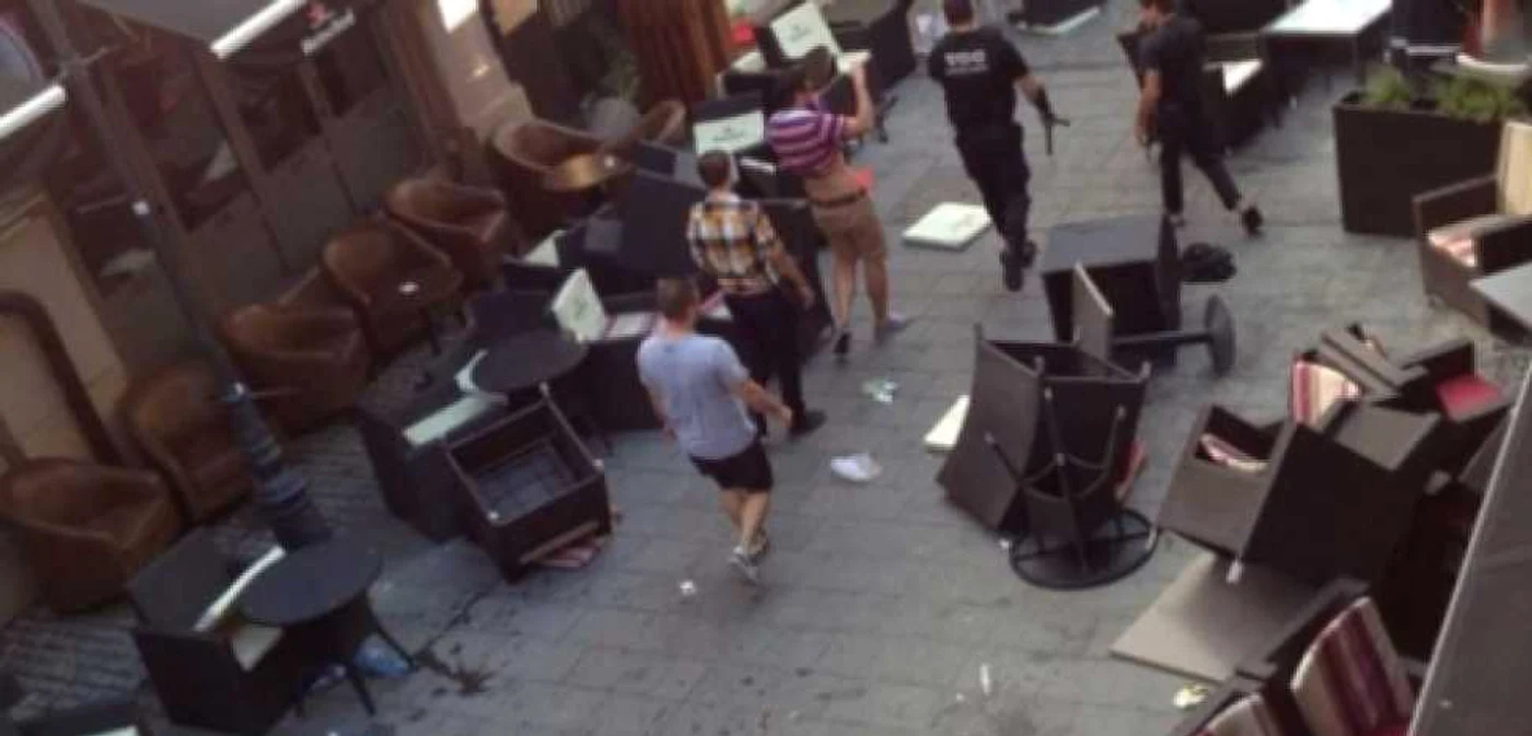 Cum arăta Centrul Vechi din Bucureşti după trecerea maghiarilor ”abuzaţi” de alcool şi violenţă