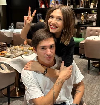  Adela Popescu și-a anunțat cei trei copii că vor merge să-l vadă în Laponia pe Moș Crăciun, iar băieții deja nu mai au liniște