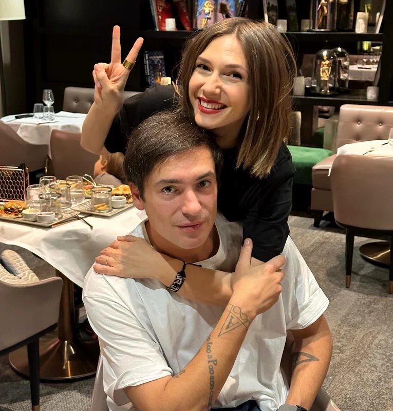 Adela Popescu și-a anunțat cei trei copii că vor merge să-l vadă în Laponia pe Moș Crăciun, iar băieții deja nu mai au liniște