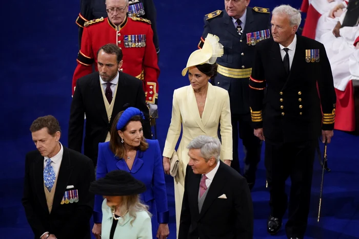James Middleton, Pippa Middleton, Carole Middleton, Michael Middleton la Incoronare GettyImages 1252775877 jpg