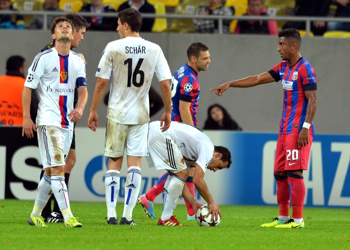 La Bucureşti, Steaua a egalat pe final, prin Tatu (dreapta), scor 1-1. La Basel, roş-albaştrii trebuie să câştige. FOTO: Răzvan Păsărică