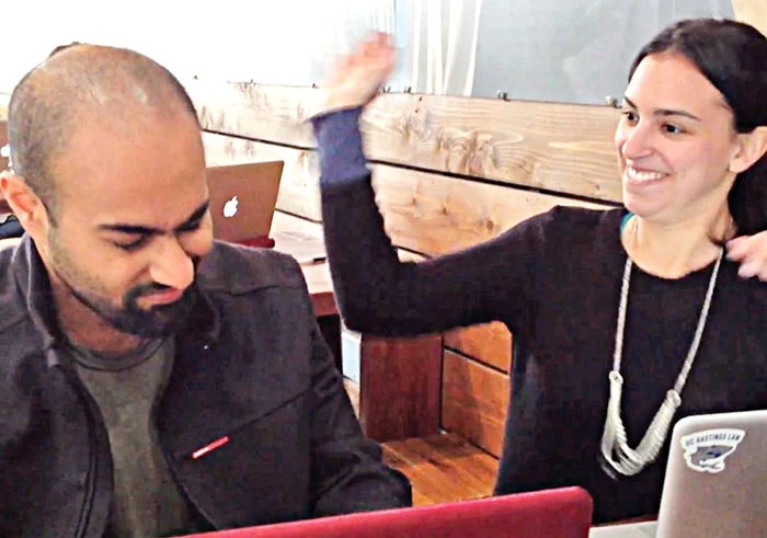 
    Angajata a învăţat  cu greu să-l  bată cu adevărat  