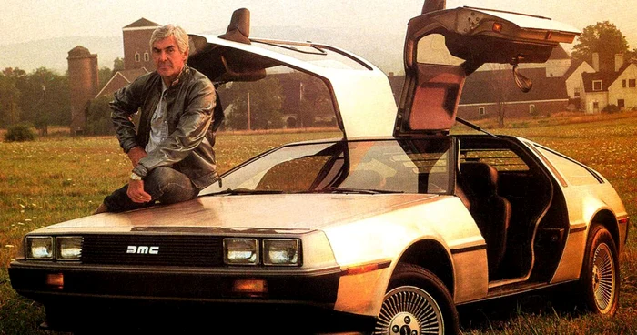 John DeLorean şi celebra maşină din filmul ”Înapoi în viitor”. Foto: autoevolution.com