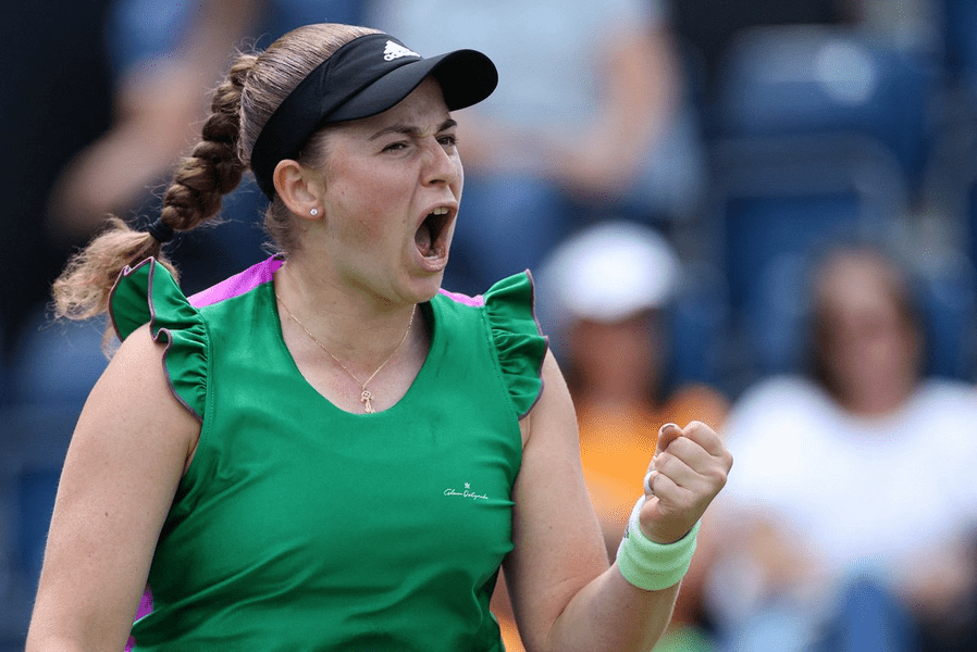 Ostapenko, mare cât o luptătoare sumo: Imagini incredibile de la ultimul ei meci VIDEO