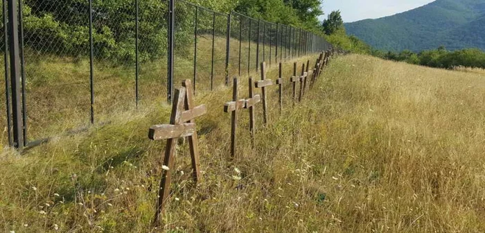 Cimitirul a fost abandonat de localnici. FOTO: Daniel Guţă. ADEVĂRUL.