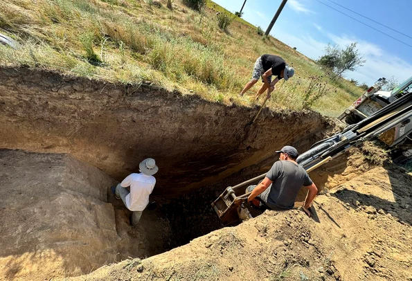 Cercetare arheologică la fortificația Valul lui Traian de Jos (© Facebook / Agenția Națională Arheologică)