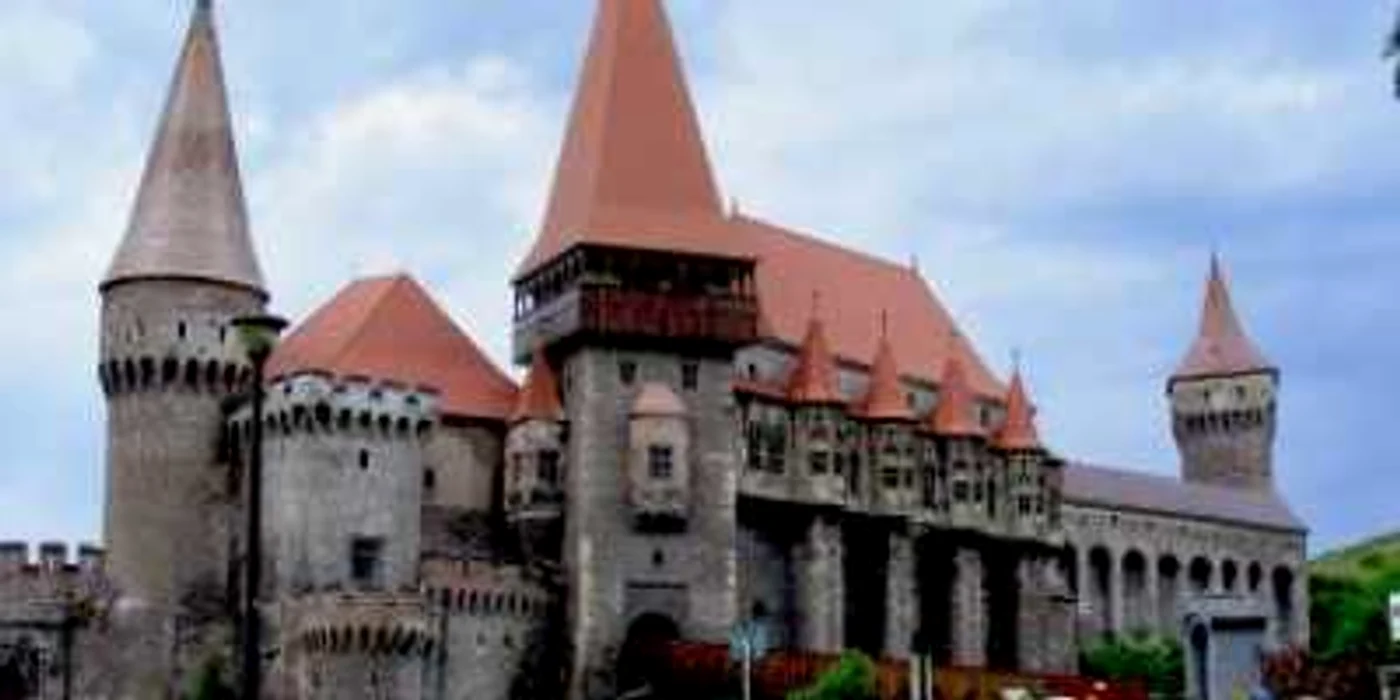 Cluj: „Teritoriile blestemate” ale Transilvaniei devin centru universitar pentru adolescenţii americani (VIDEO)