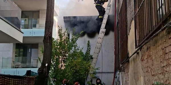 Incendiu la o casă din Sector 2