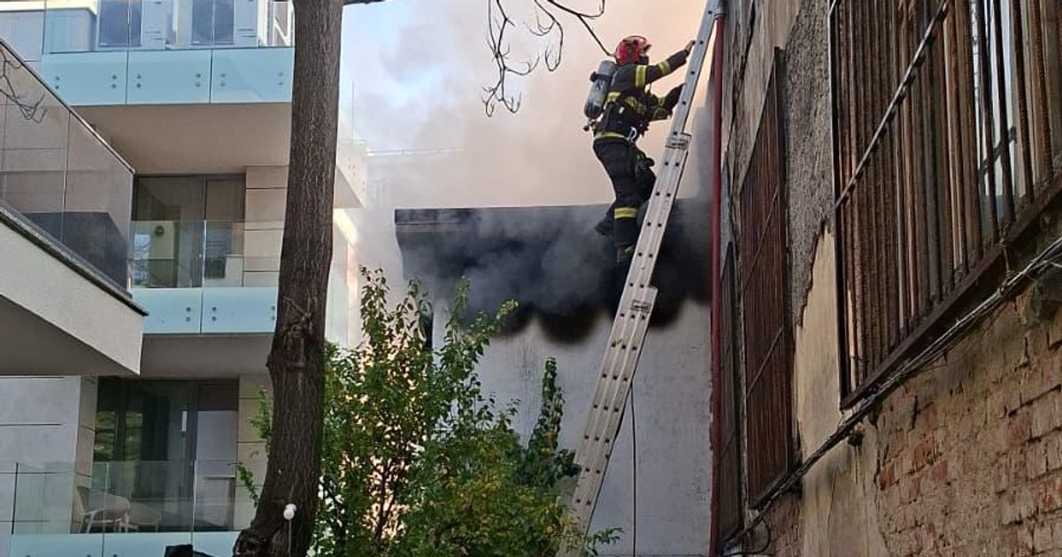Incendiu în Sectorul 2: un bărbat rănit pe față și șase evacuări.