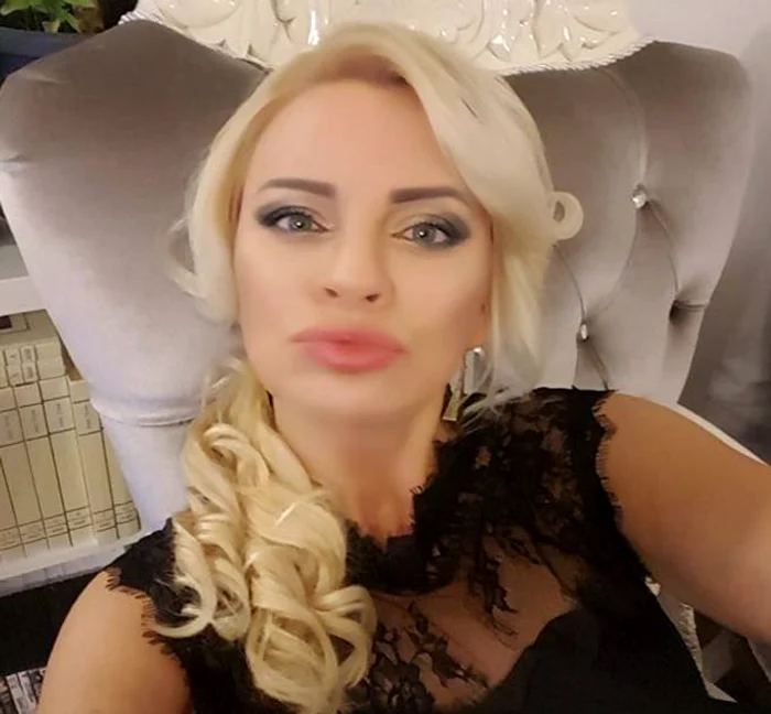 Mariana Roșca face plajă doar fără sutien