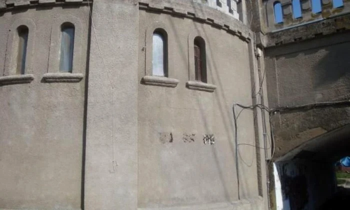 Dispar plăcile comemorative din Timişoara  A venit rândul celor care prezintă premierele de pe Bega jpeg