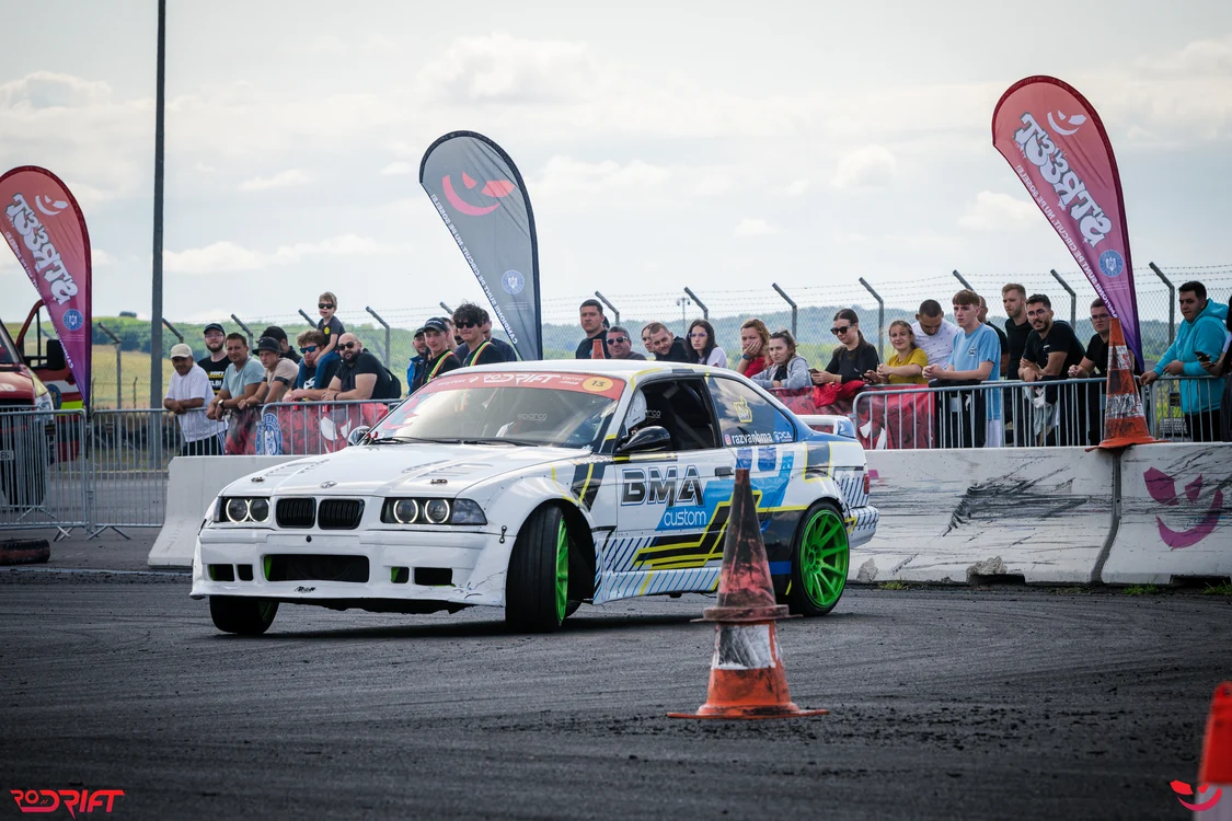 Drift, un spectacol pe placul iubitorilor de viteză. FOTO: rodrift