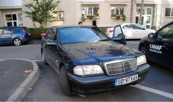 Mercedes Benz din 1998 vândut de Fisc Sibiu cu 750 de euro Foto Adevărul