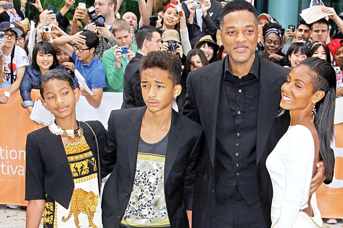 Willow (12 ani), fiică, Jaden (14 ani), fiu, Jada Pinkett Smith (41 de ani), soţie