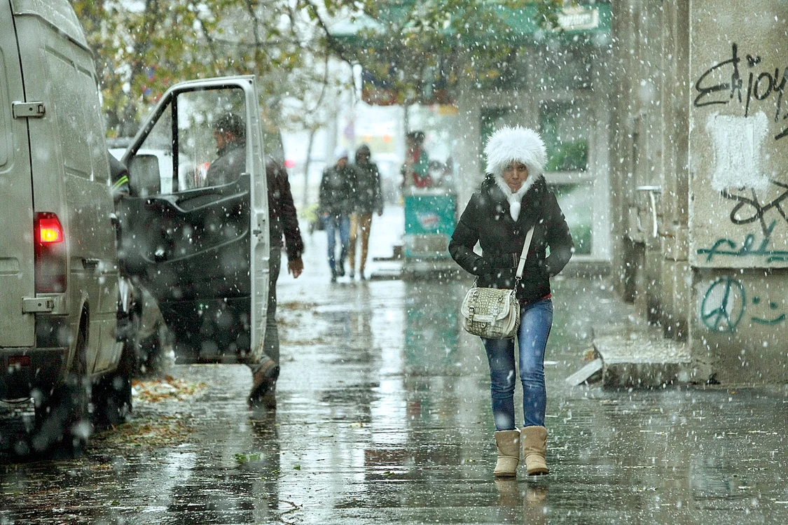 
    Transportul în  comun a fost suspendat noapteaFoto: AP  
