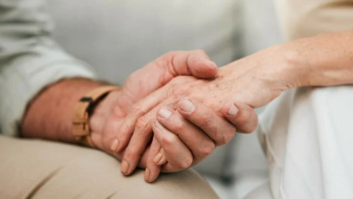 Care sunt cele mai frecvente patru regrete ale oamenilor pe patul de moarte.