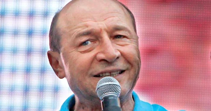 Duminică românii vor hotărî dacă Traian Băsescu rămâne președinte