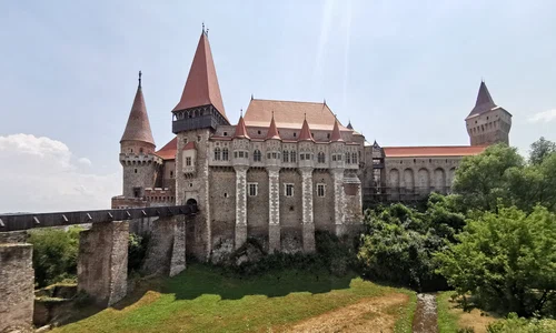 castelul corvinilor jpeg