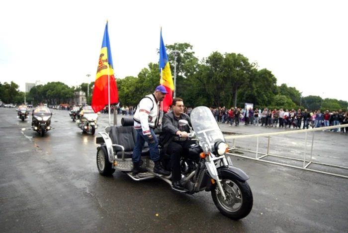 Preşedintele interimar Marian Lupu a condus o motocicletă cu trei roţi