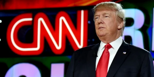 Donald Trump vs CNN FOTO Captura CNN