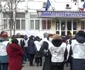 Protest al sindicatelor din poliţie şi al grefierilor din cauza îngheţării salariilor în faţa Prefecturii Vâlcea Foto Adevărul 