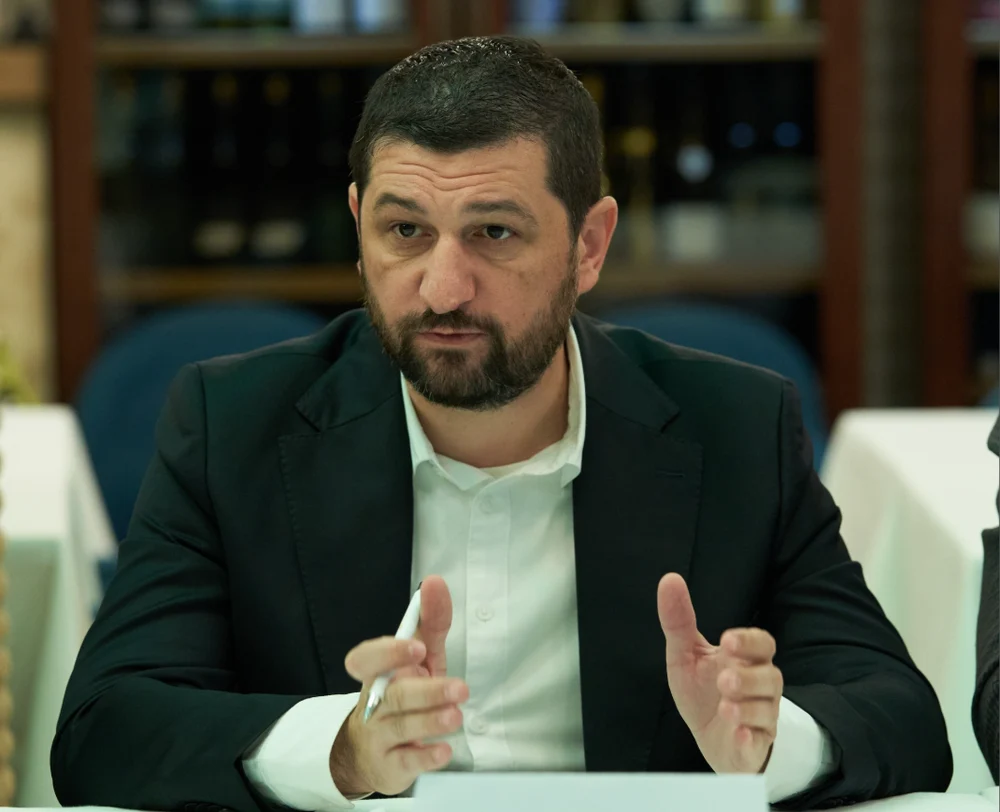 Marius Lulea, despre relația cu liderul AUR: „George Simion îi ascultă pe toți și face ce vrea el”