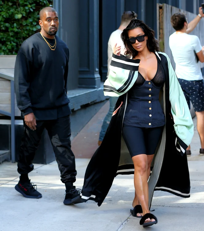 Kanye West a urmat-o îndeaproape pe Kim KArdashian