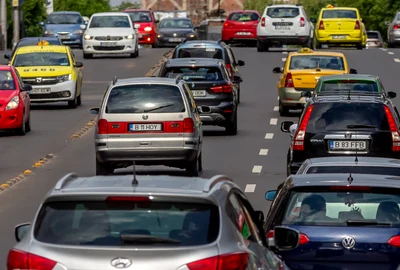 Mașini in trafic în București - poluare - aglomeratie FOTO Shutterstock