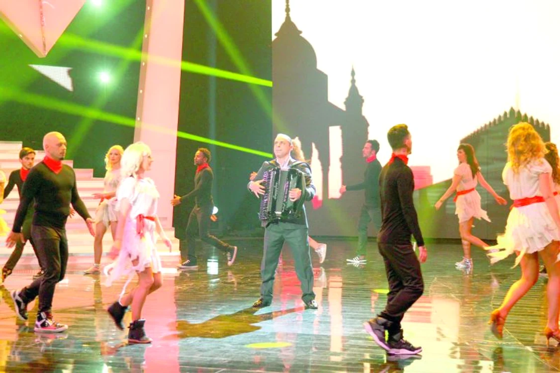 Octavian Stoica, numit “zburătorul”, a impresionat cu dansul pe care l-a făcut la bară