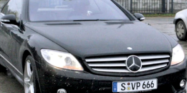 Numărul lui Piţurcă de la maşină: VP - 666