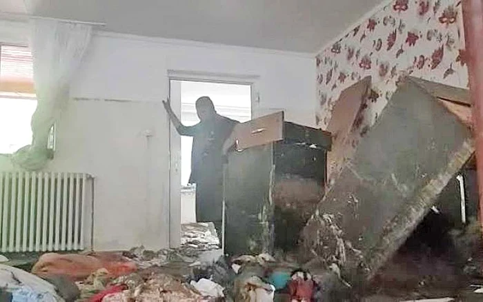 Poveste incredibilă în Alba, unde inundaţiile au distrus mai multe case