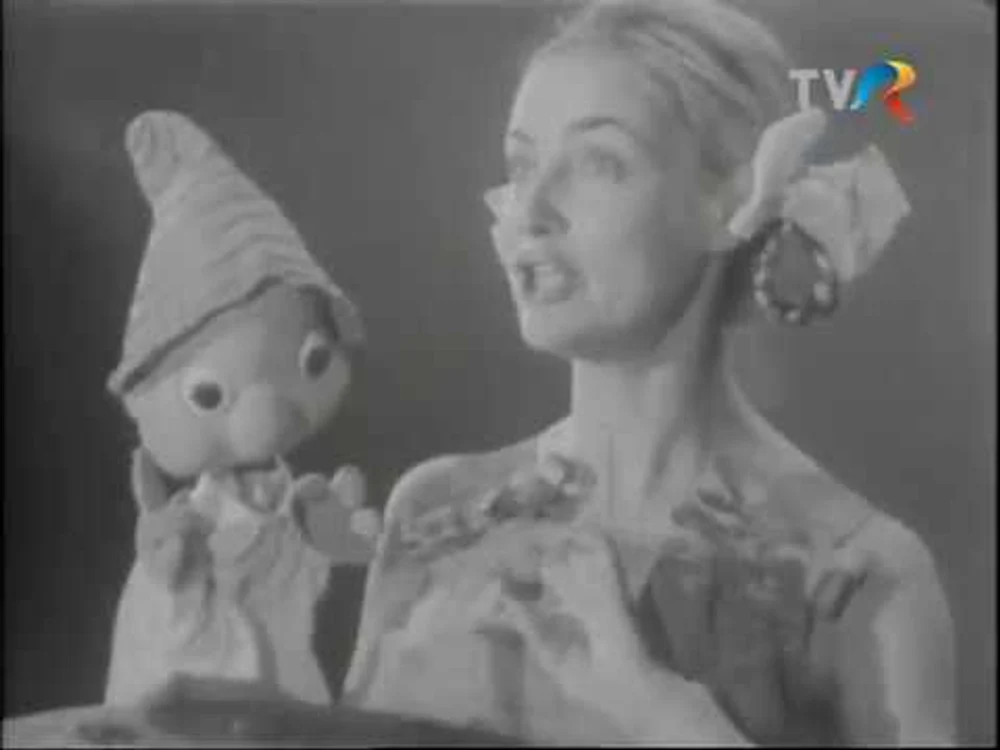 Actriţa Daniela Anencov, care i-a dat viaţă lui Aşchiuţă, în anii ʼ60. Simpatica păpușă a fost mare vedetă de televiziune, în vremea comuniștilor