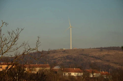 Eolienele au înconjurat satul Sfânta Elena Foto