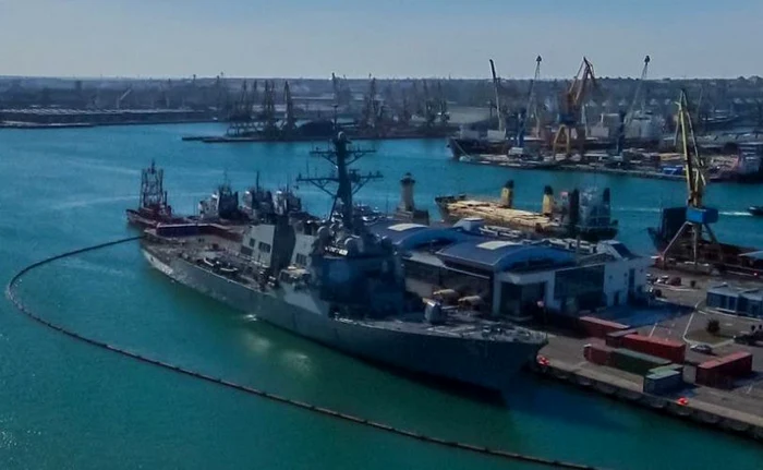 USS Cole a ajuns în Portul Constanţa. FOTO Claboo Media