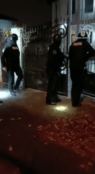 Percheziții DIICOT la un bărbat acuzat de corupere sexuală a minorilor