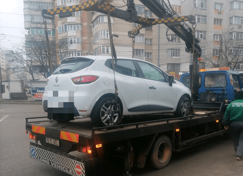 Problema locurilor de parcare, tot mai acută. Foarte multe maşini sunt ridicate zilnic