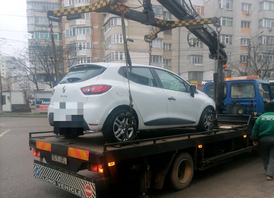 Ridicare autoturisme SURSĂ Poliţia Locală Iaşi