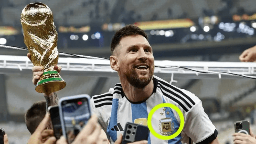 Adidas, în delir: Noile tricouri ale Argentinei s-au dat ca pâinea caldă. Cât costă FOTO