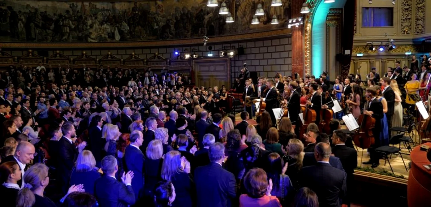 Sala Ateneului Român are o capacitate de 780 de locuri