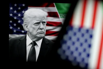 Donald Trump avînd în fundal steagurile SUA Iran Israel FOTO Shutterstock jpg