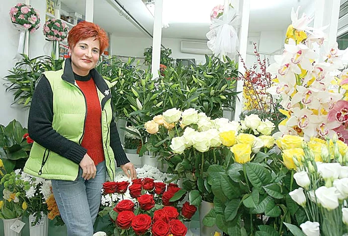
    Maria Tonciu are o florărie  în zona Unirii din Capitală  