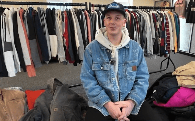 Fostul militar britanic care câştigă până la 30.000 de lire sterline pe lună, după ce a părăsit armata. „40 de lire profit în zece secunde”