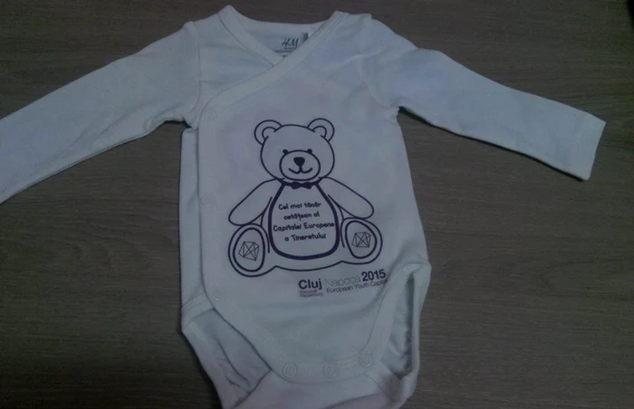 Cadou personalizat pentru prichindeii care au venit pe lume la Cluj în primele ore ale lui 2015 FOTO: Facebook, Emil Boc